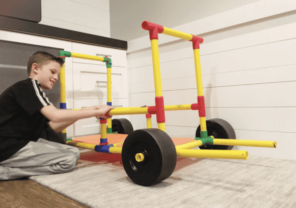 Versatile PetraPlay construction set for kids' creative play and building fun.
